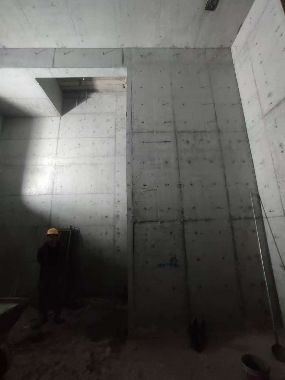阜平墙上开槽钢筋断了有影响吗